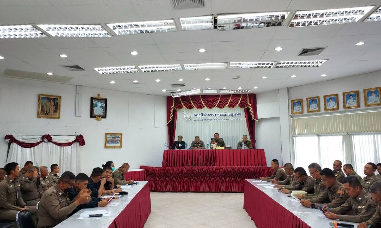 ประชุมประจำเดือนพฤศจิกายน สถานีตำรวจภูธรเมืองชุมพร ครั้งที่ 11/2568 ณ ห้องประชุมชั้น 4